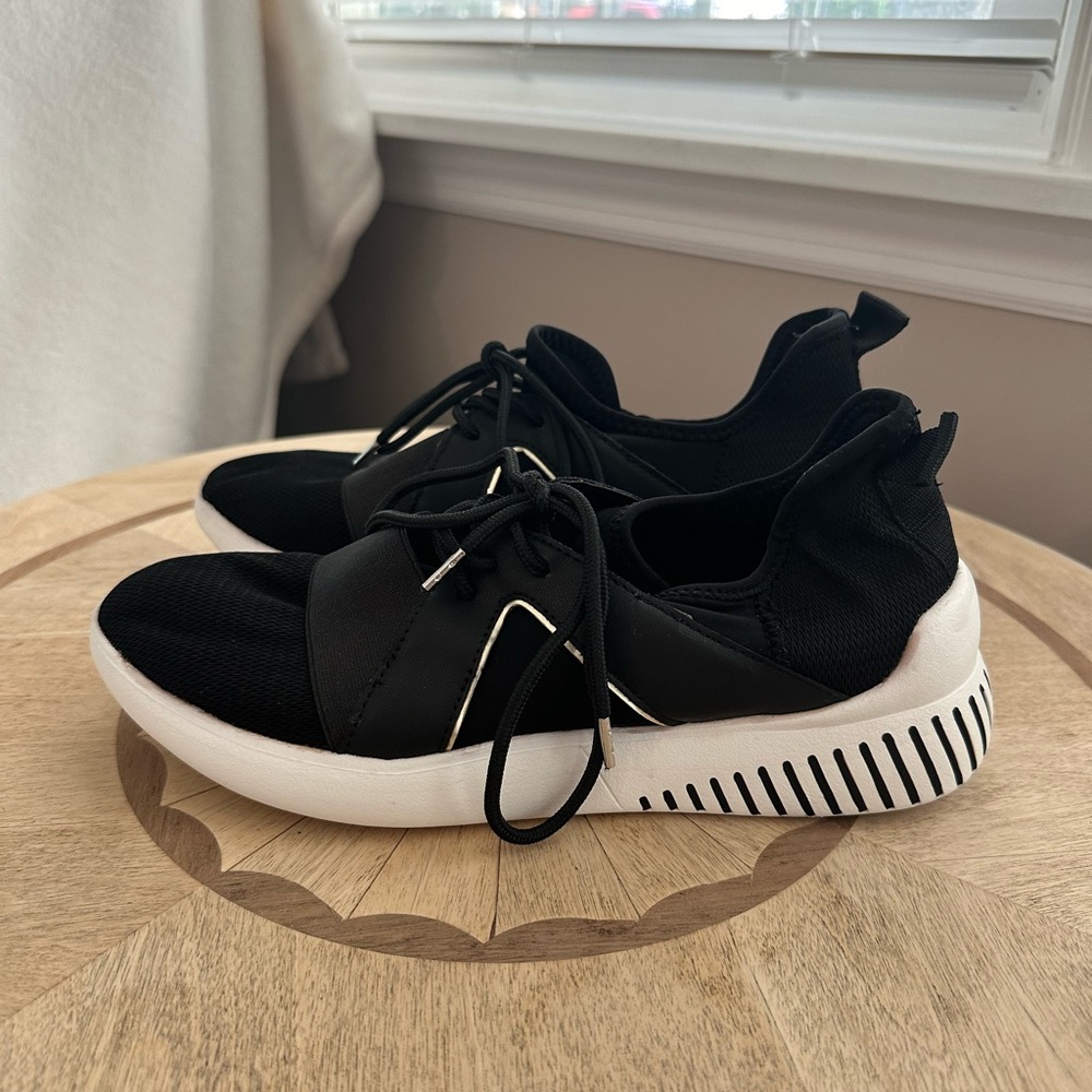 DV by Dolce Vita Tennis Shoes